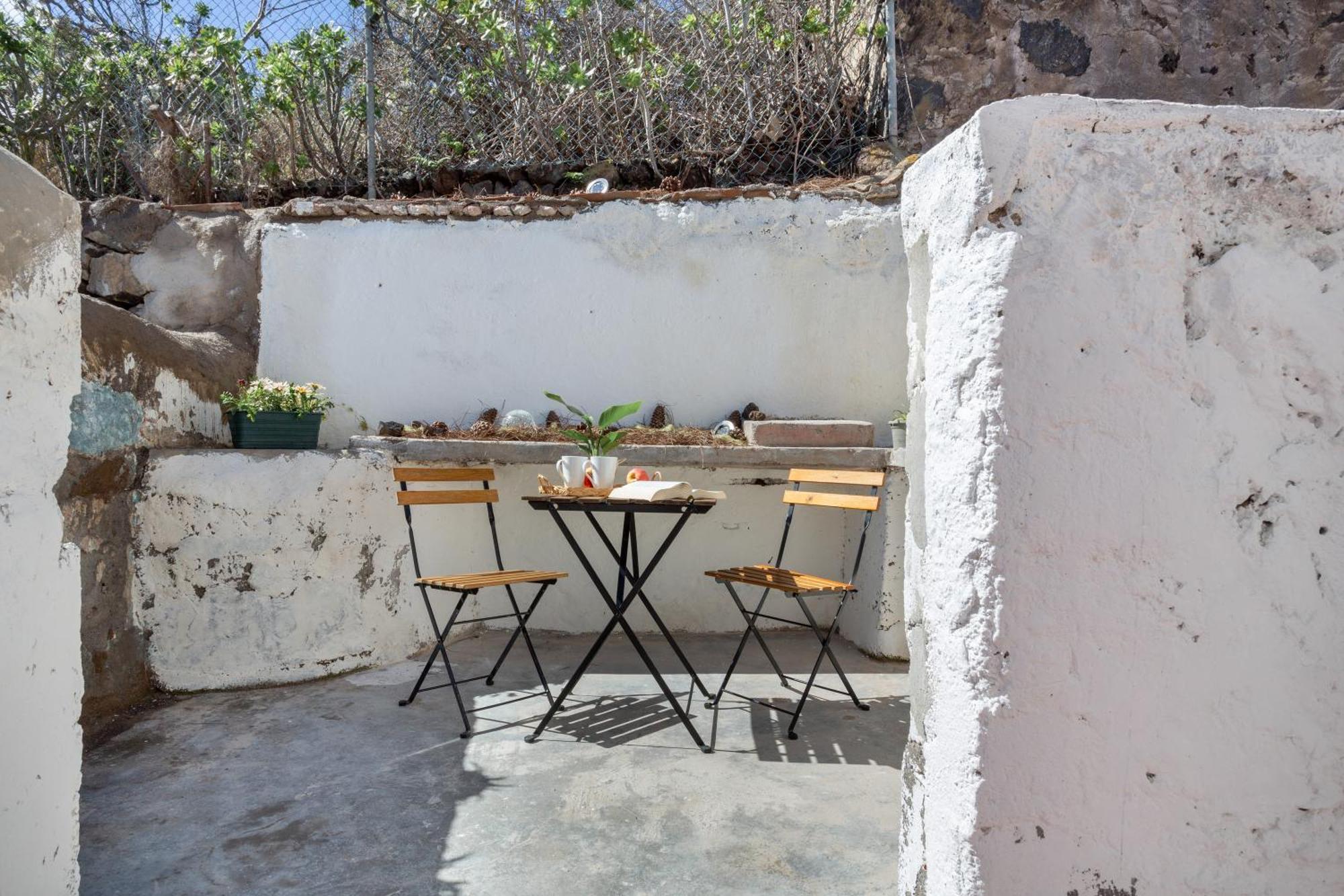 Un Jardin Al Mar Hotel Genoves Exterior photo